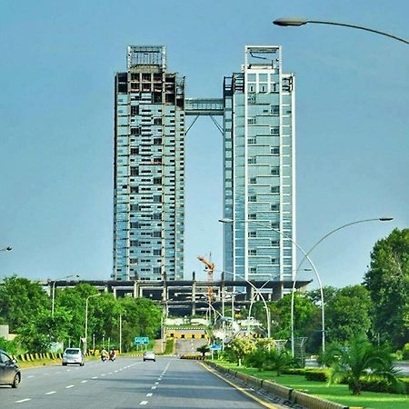 Lux Stays One Constitution Ave Islamabad Ngoại thất bức ảnh